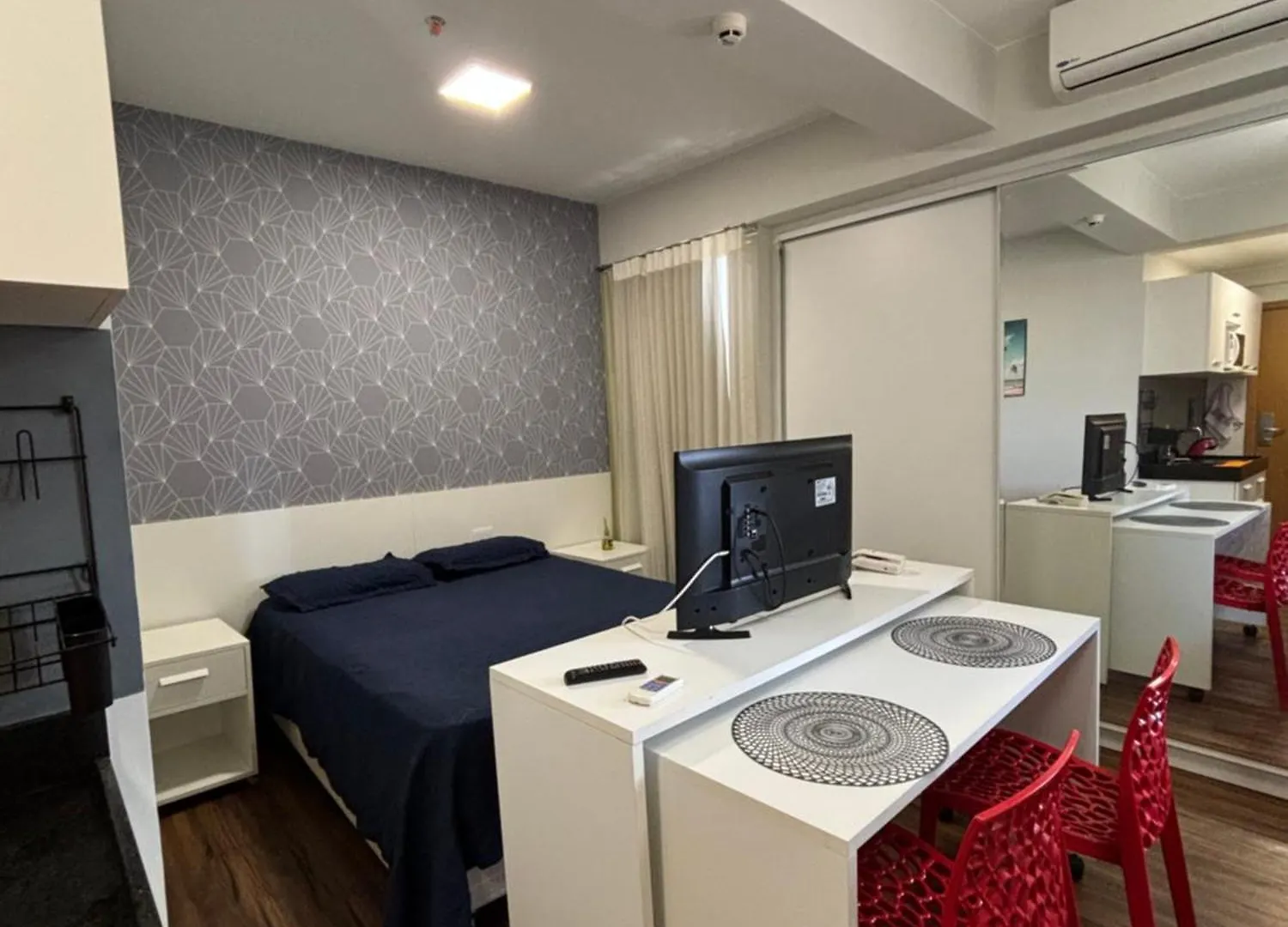 Hotel S4 De Frente Para O Metro Тагуатинга